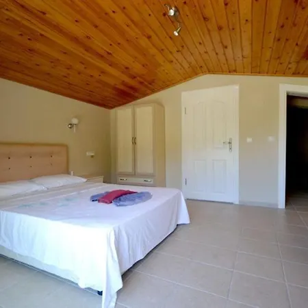Imagine Renting Your Own Luxury Villa Lakestone 4